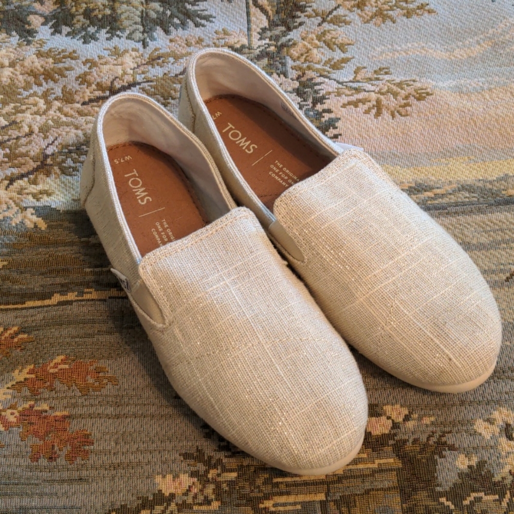 Tom's slip ons
